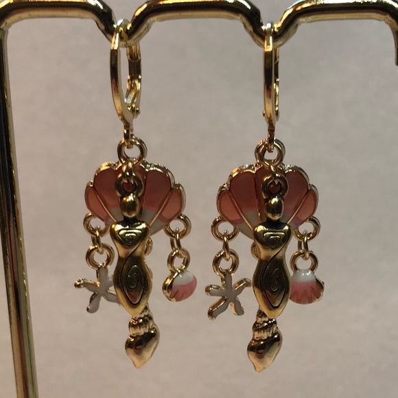 “Birth of Venus" Aphrodite Greek Mythology Goddess Handmade Earrings Seashell - Picture 5 of 14